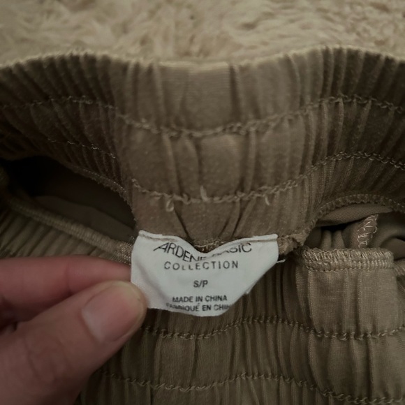 [S] Beige Joggers - Picture 4 of 5